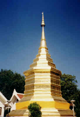 Chedi of Wat Phrathat Chom Thong, Chiang Rai (10.7 K)